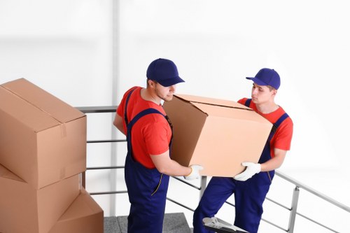 Removal truck hire for a Streatham home move near local residential streets