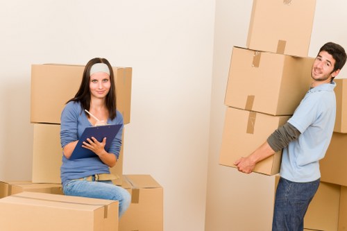 Local movers planning access and parking for an urgent Streatham move