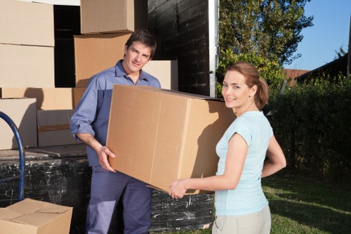Local moving van service for flats and houses in Streatham